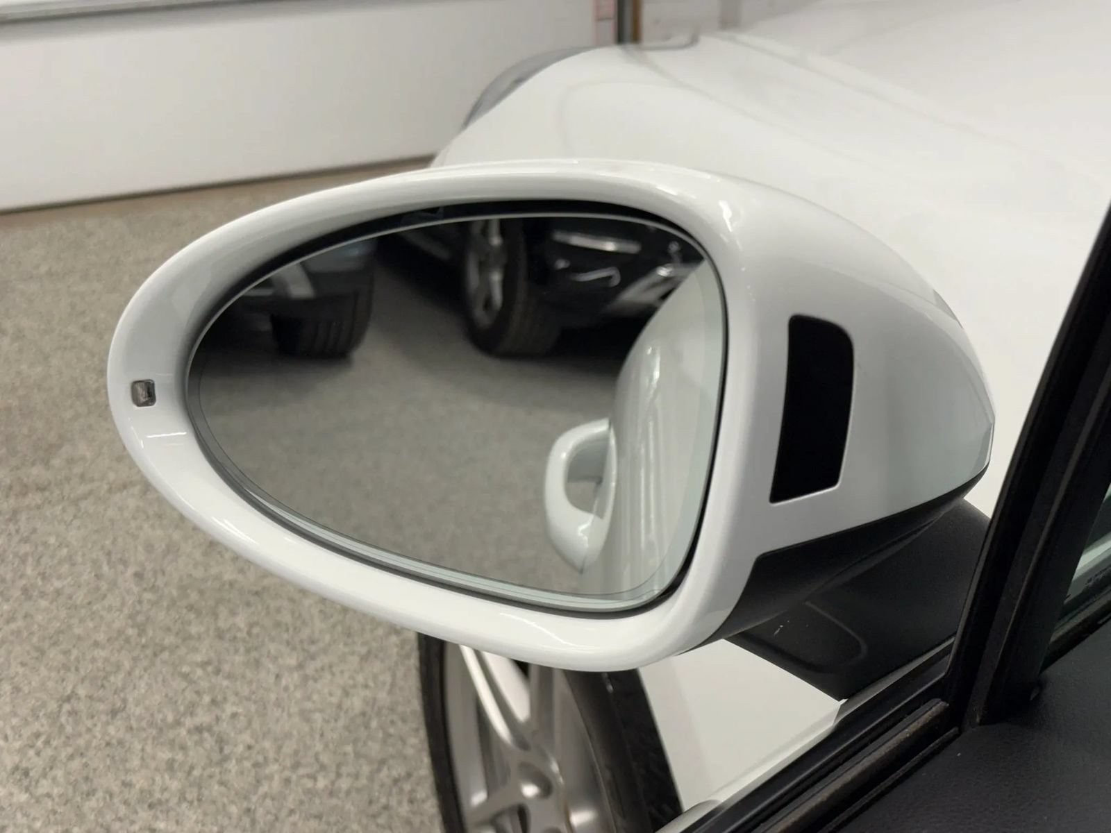 Used 2020 Porsche Macan AWD/4WD image 14