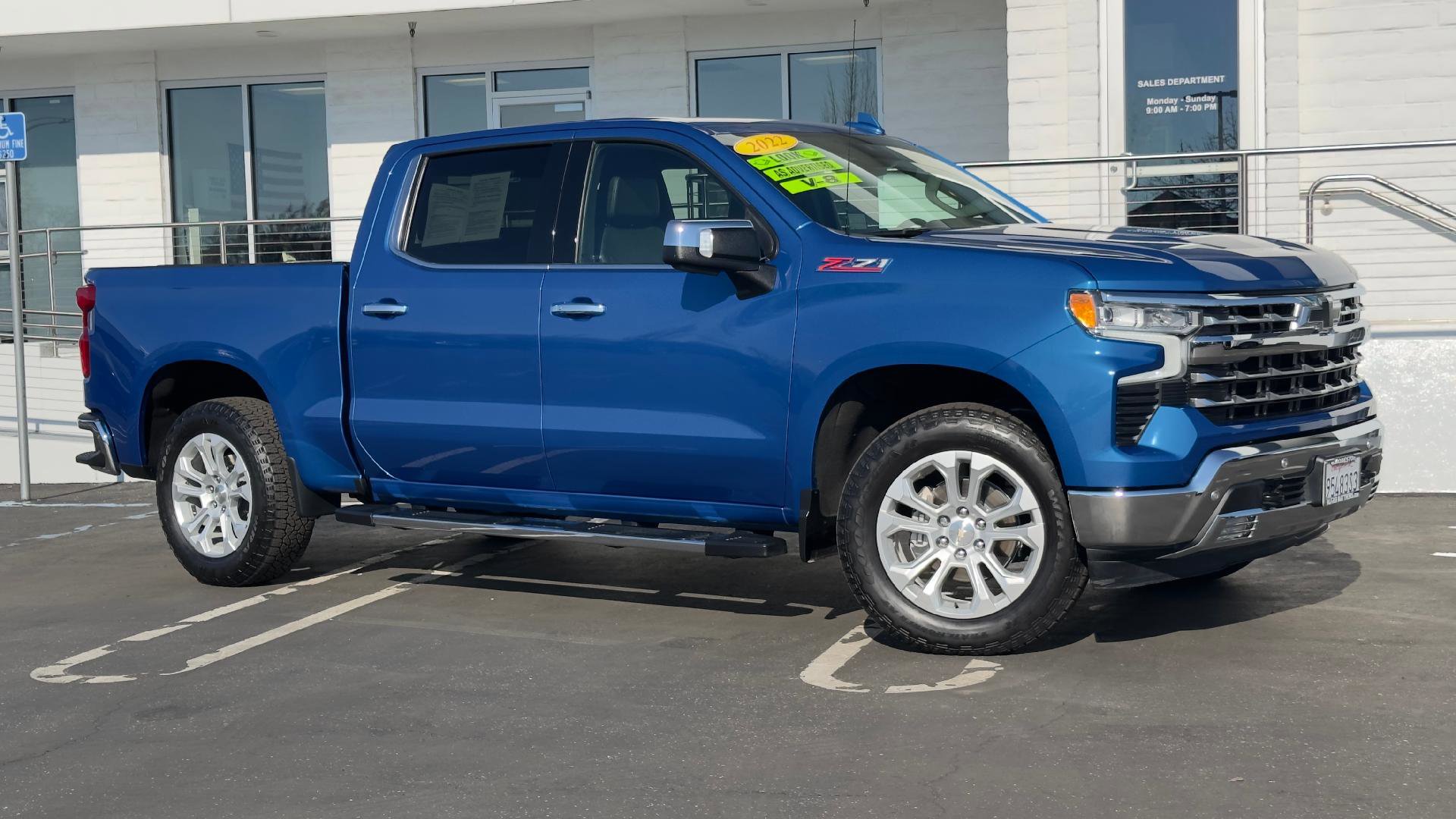 Used 2022 Chevrolet Silverado 1500 LTZ AWD/4WD image 3