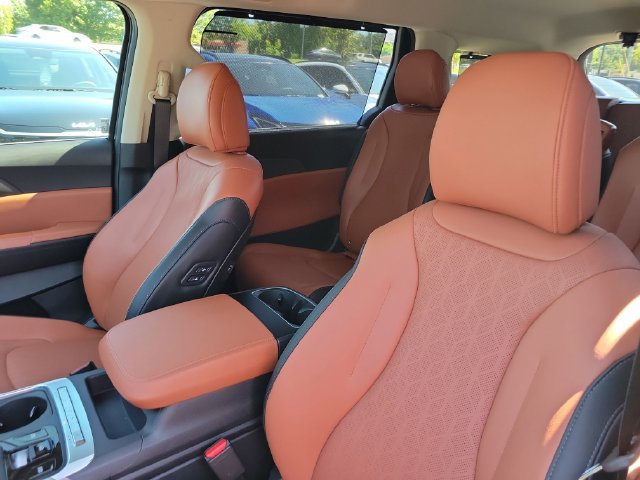 New 2026 Kia Carnival EX FWD image 16
