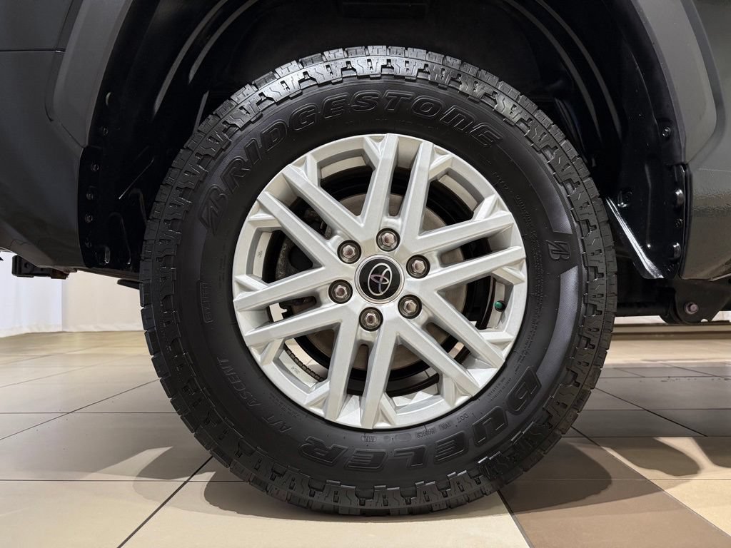 Used 2024 Toyota Tundra SR5 w/ SR5 Convenience Package AWD/4WD image 9