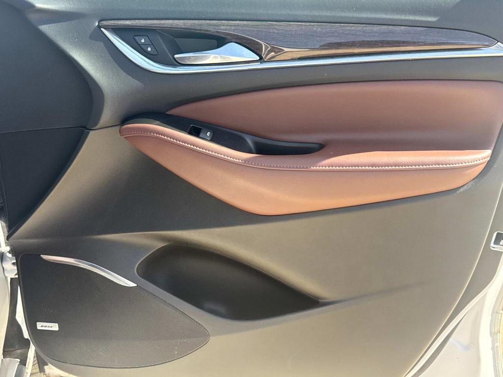 Used 2018 Buick Enclave Avenir w/ Avenir Technology Package FWD image 17