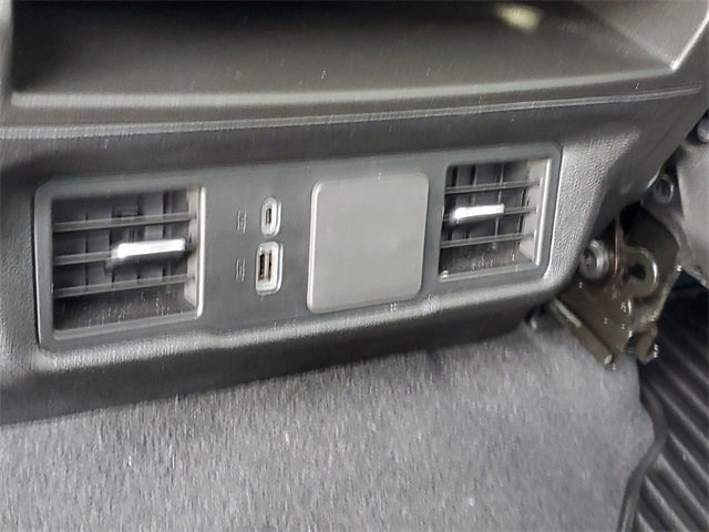 Used 2024 Chevrolet Silverado 2500 Custom w/ Custom Value Package image 11