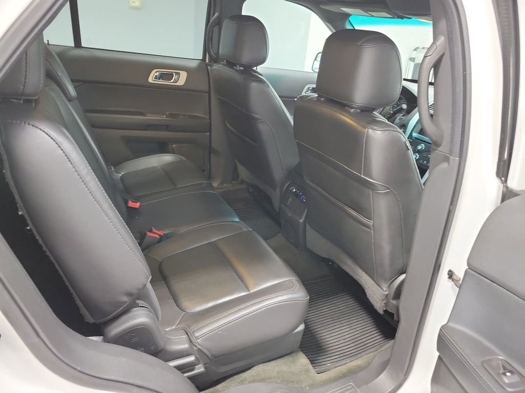 Used 2014 Ford Explorer XLT w/ Equipment Group 202A image 16