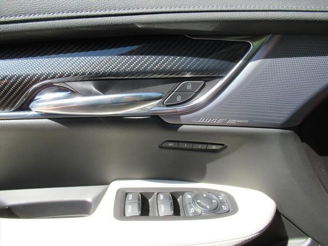 Used 2024 Cadillac XT6 Sport w/ Technology Package AWD/4WD image 21