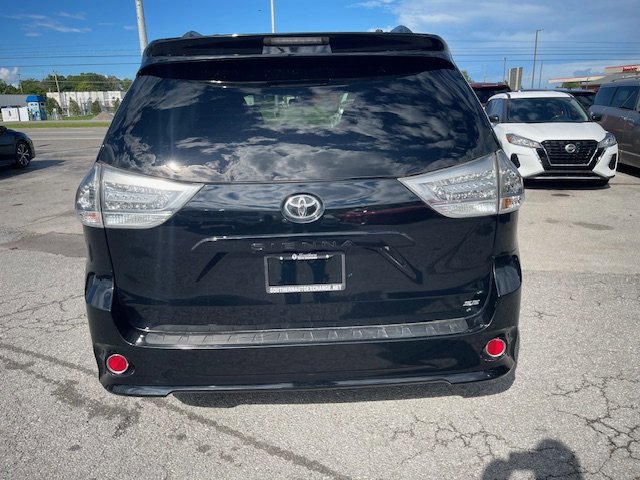 Used 2017 Toyota Sienna SE FWD image 6