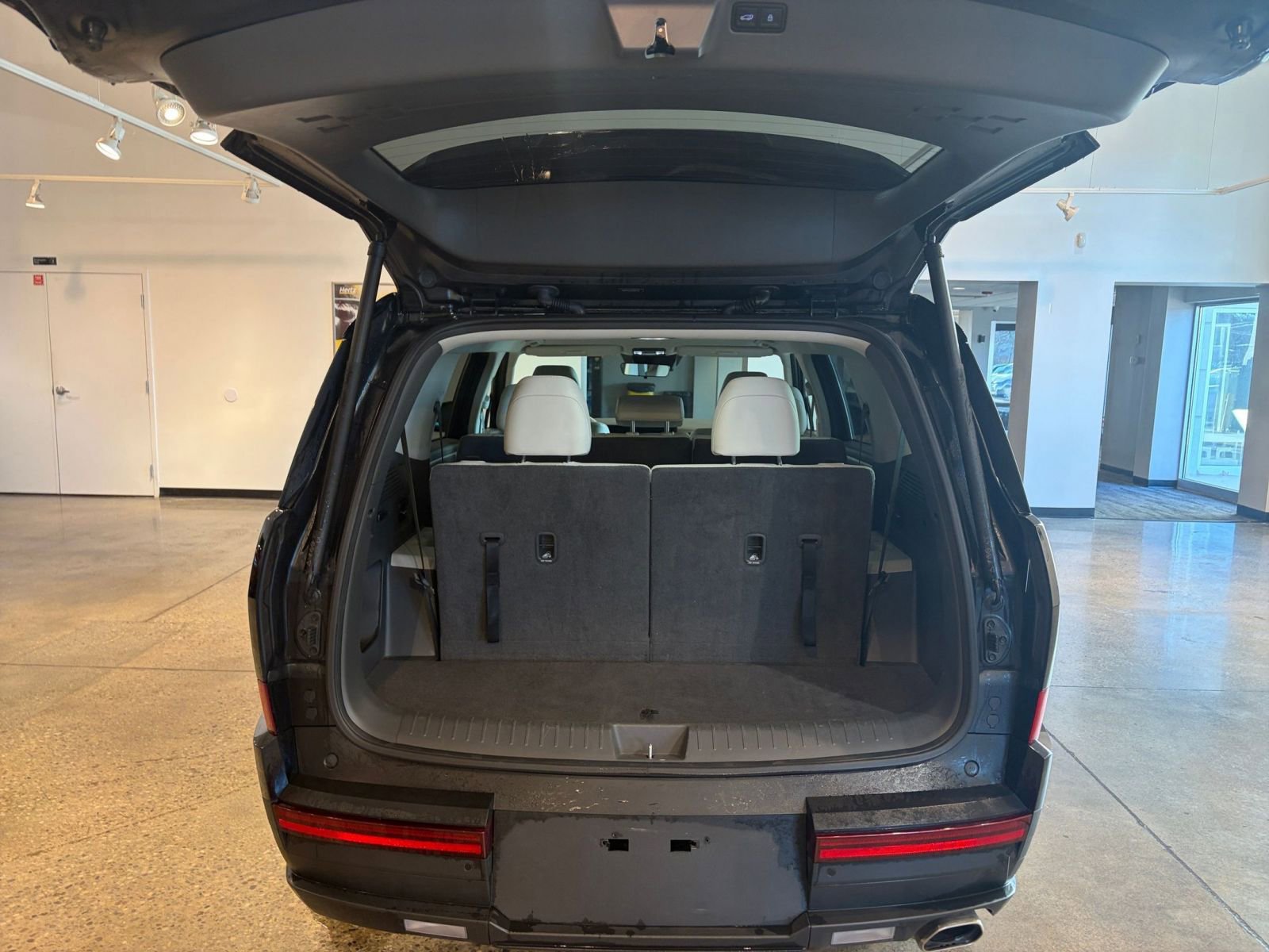 Used 2025 Hyundai Santa Fe SEL image 32