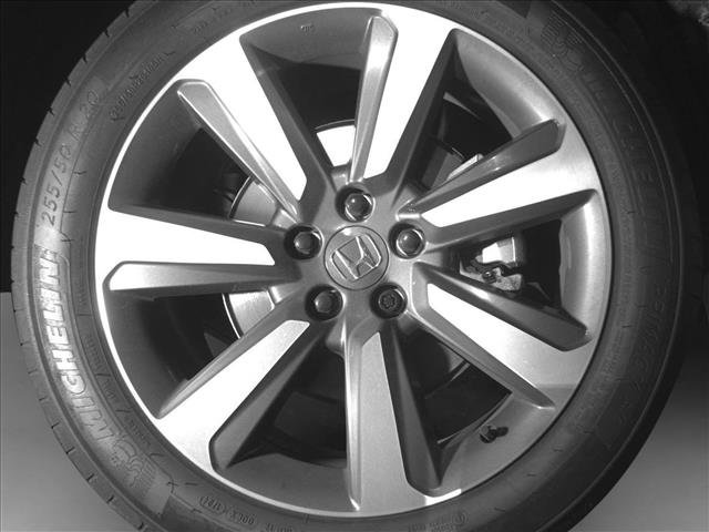 Certified 2025 Honda Pilot Touring image 11