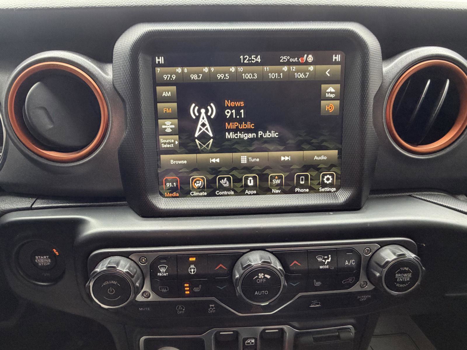 Used 2022 Jeep Gladiator Mojave w/ Cold Weather Group image 19