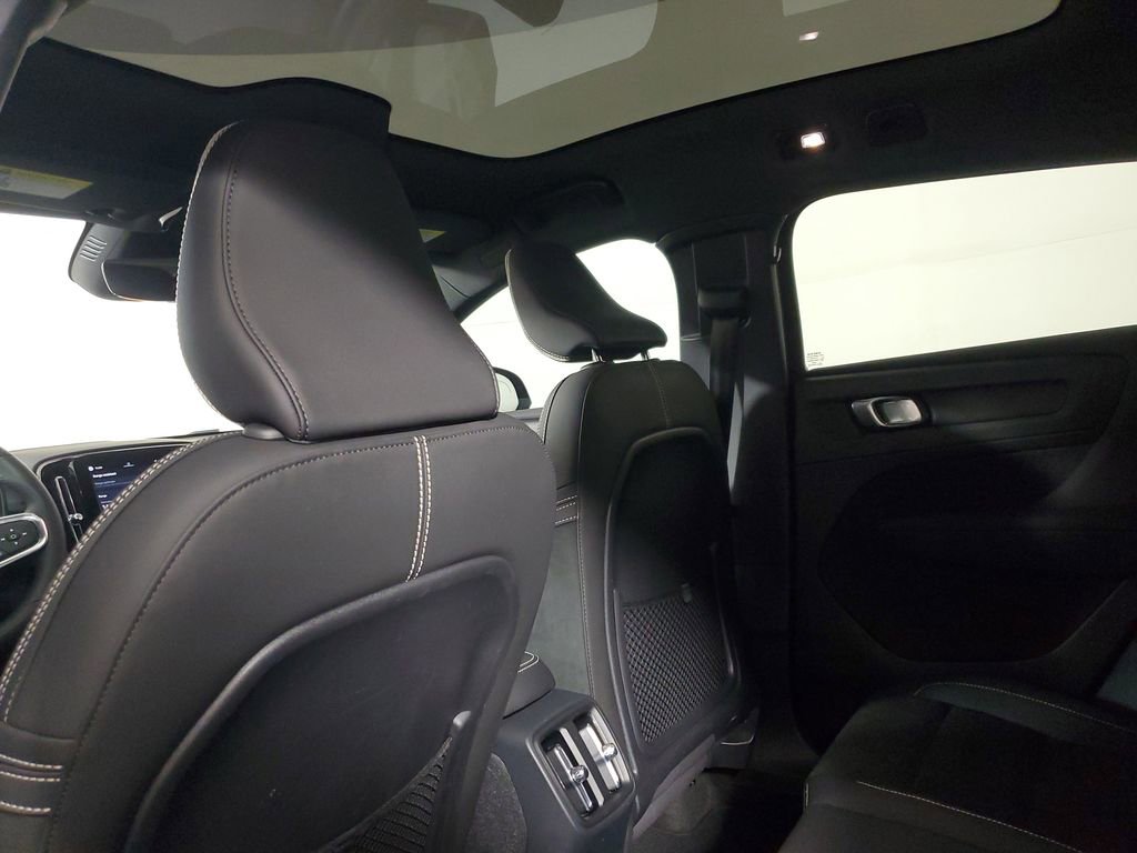 Used 2023 Volvo C40 P8 Recharge Ultimate image 16