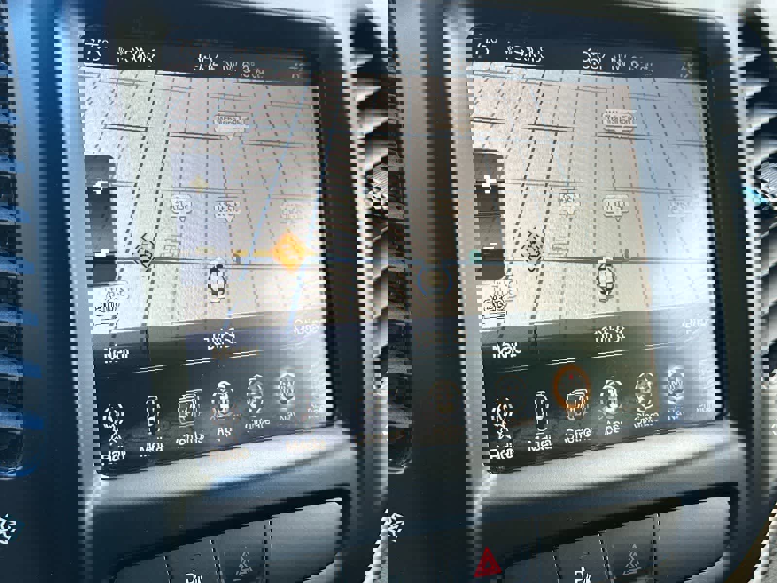 Used 2016 Jeep Cherokee Limited w/ Luxury Group image 19