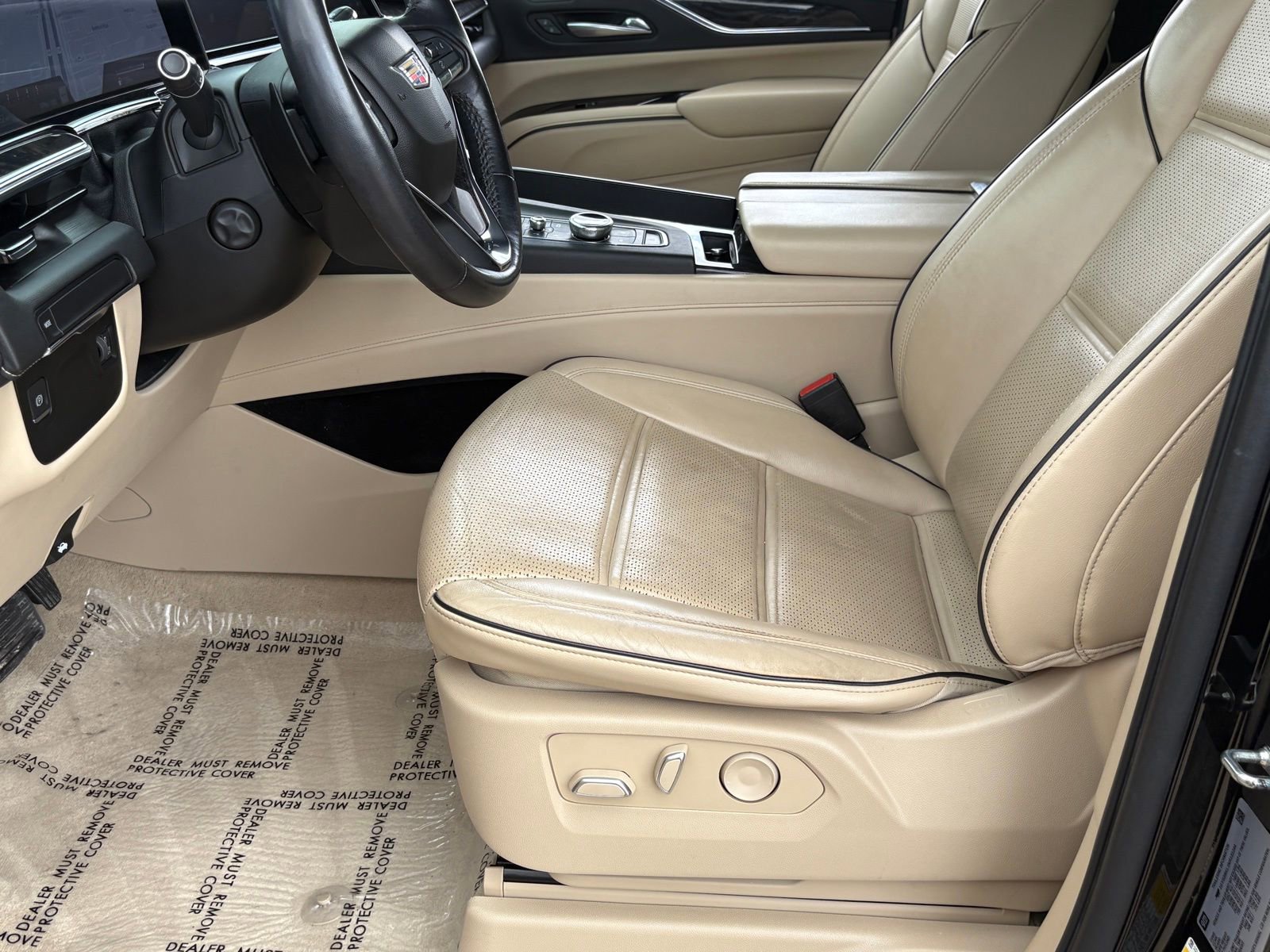 Used 2022 Cadillac Escalade Premium Luxury image 35