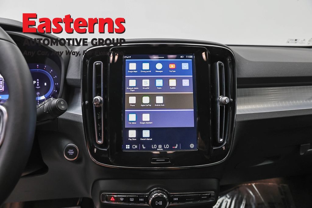 Used 2023 Volvo XC40 B5 Core AWD/4WD image 12