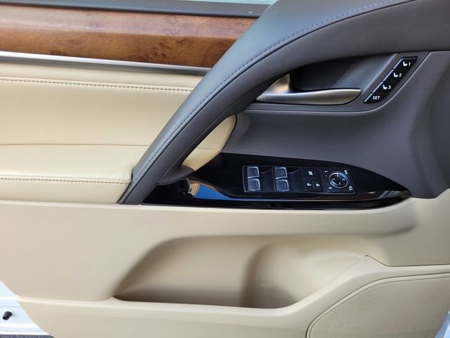 Used 2019 Lexus LX 570 4WD w/ Luxury Package image 22