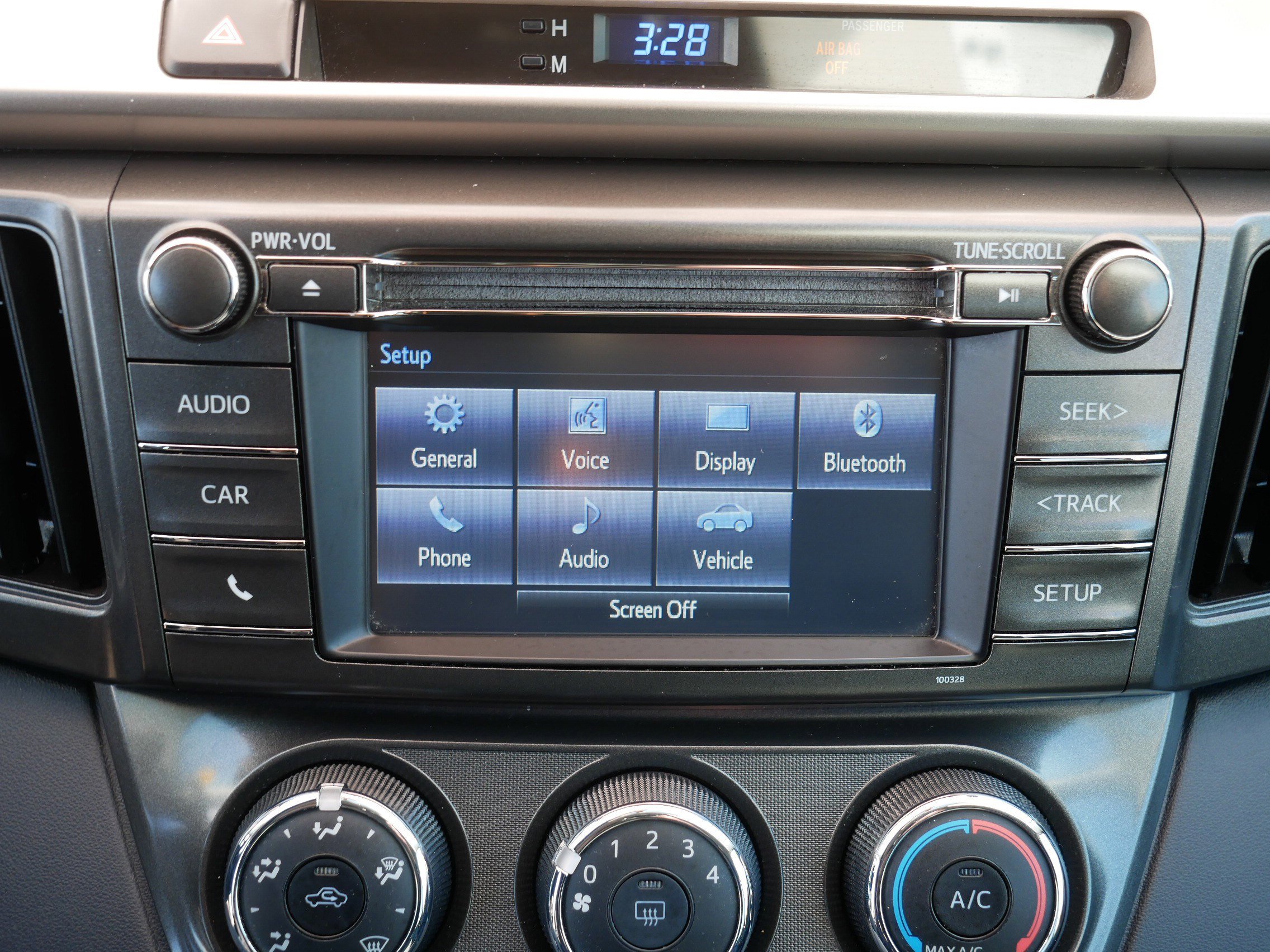 Used 2015 Toyota RAV4 LE image 27