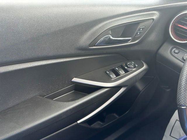 Certified 2024 Chevrolet Trax RS FWD image 51