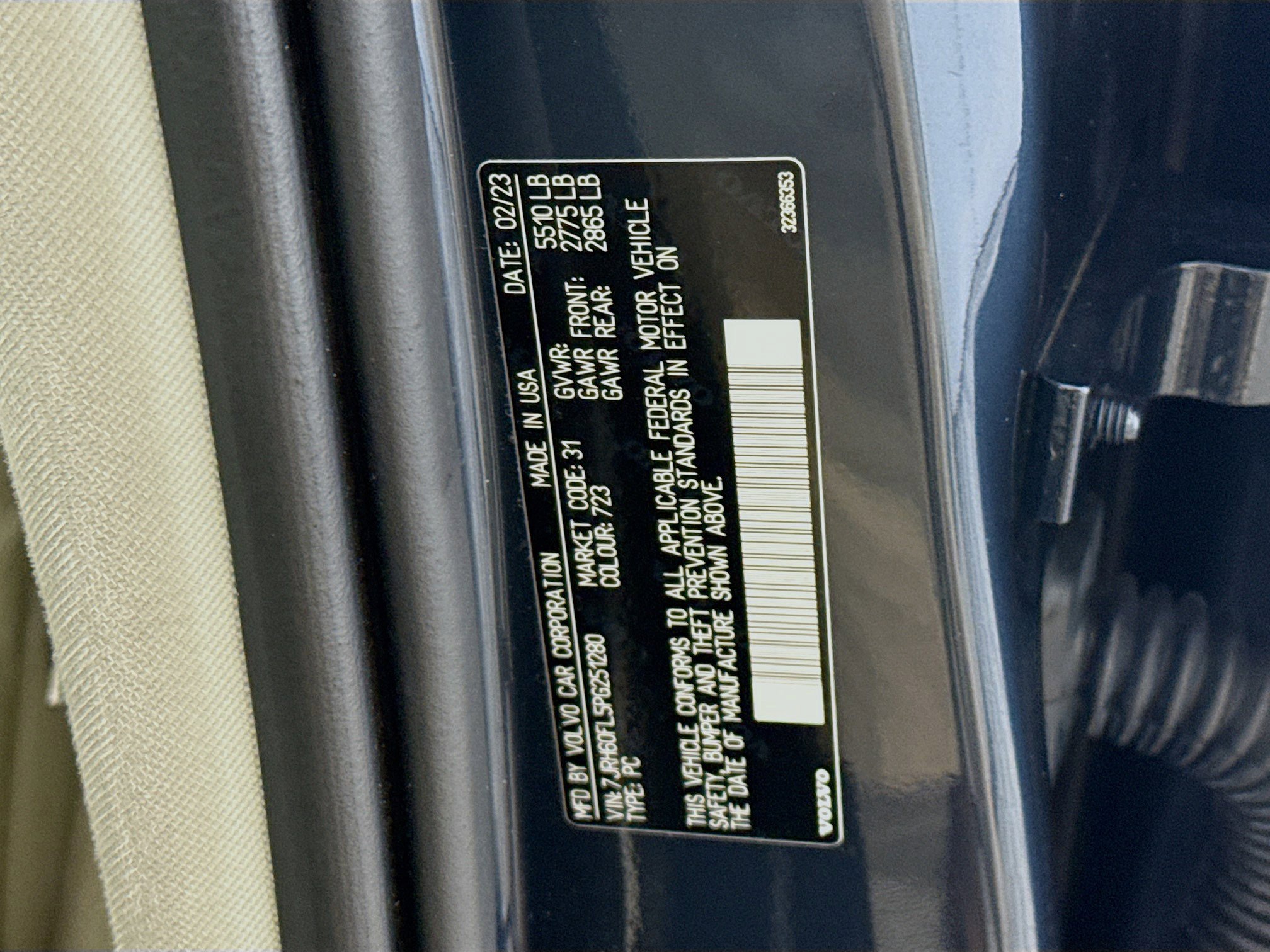 Used 2023 Volvo S60 T8 Plus image 40