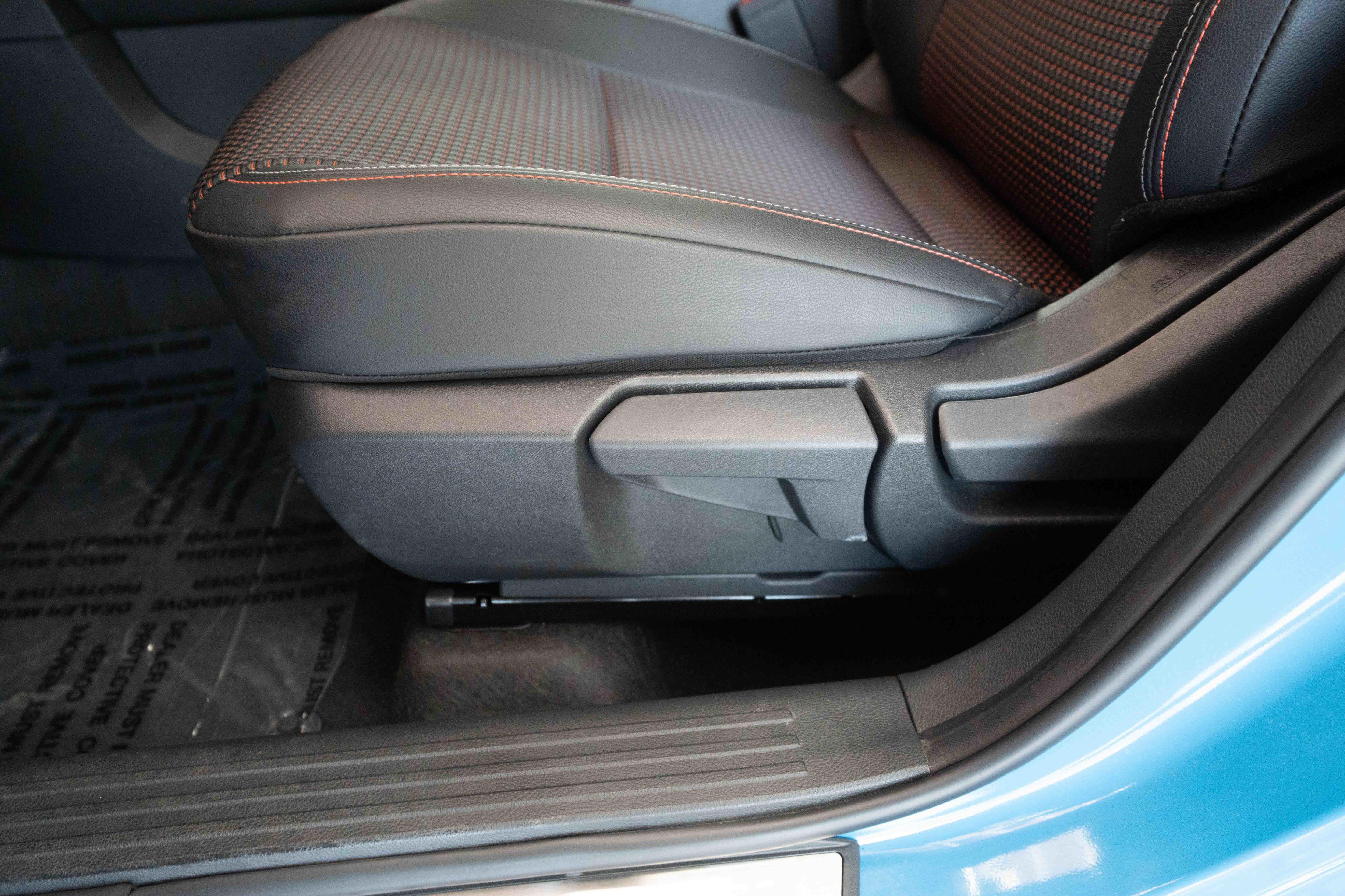 Used 2026 Nissan Kicks SR w/ SR Premium Package AWD/4WD image 12
