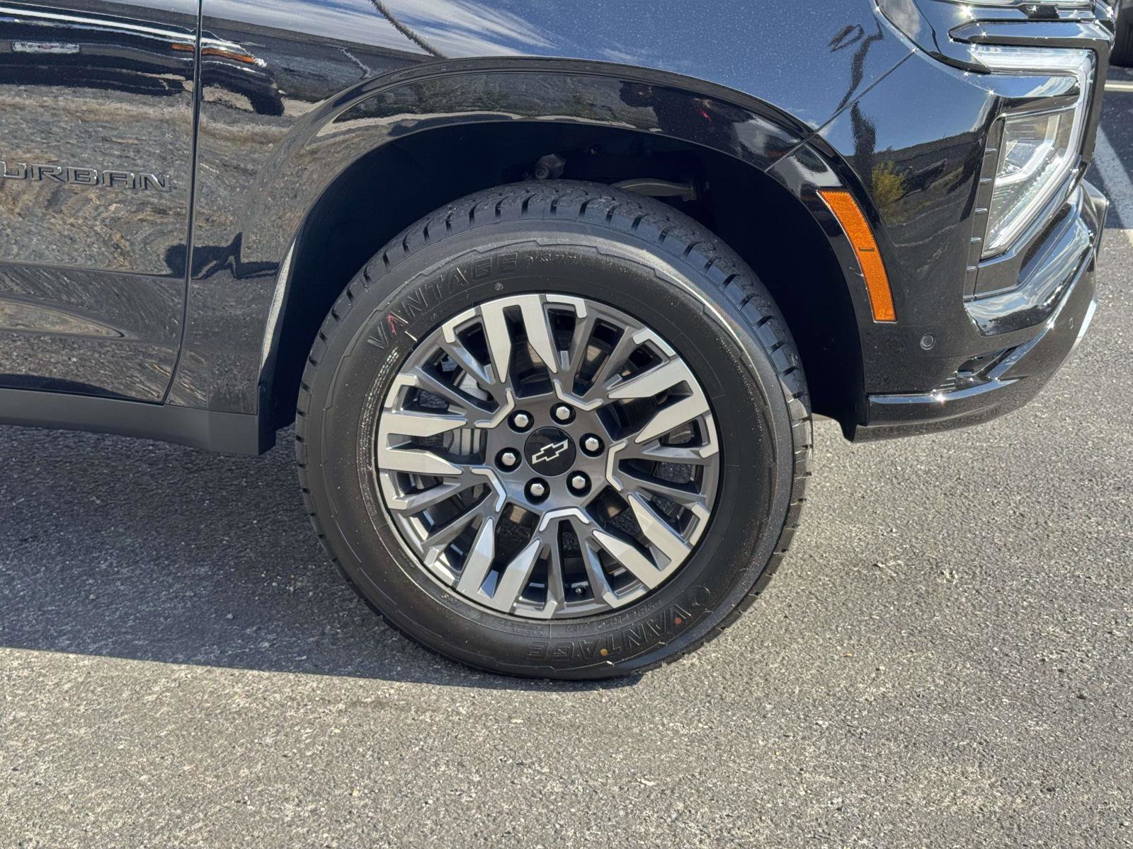 Certified 2025 Chevrolet Suburban Z71 image 18