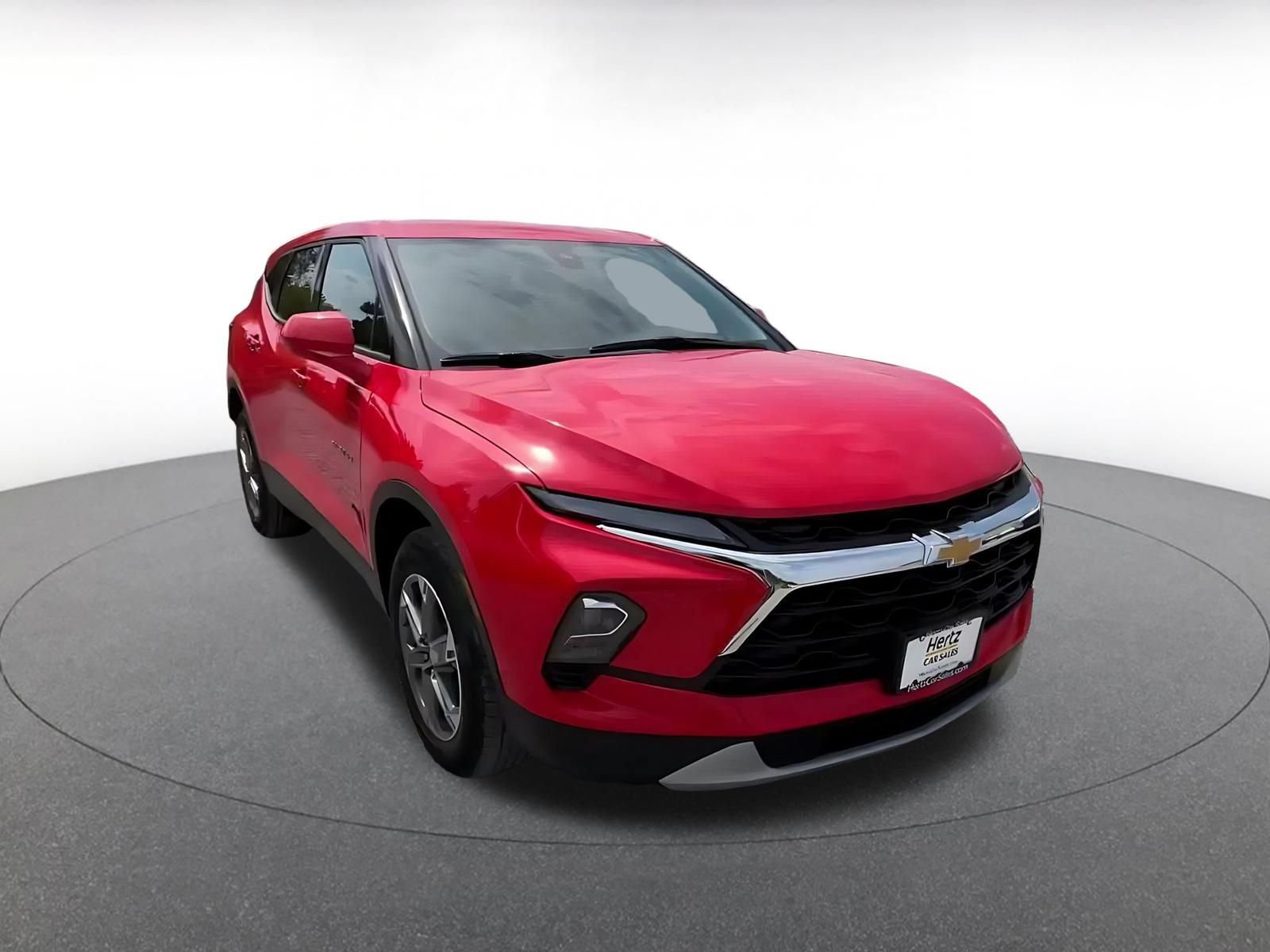 Used 2025 Chevrolet Blazer LT FWD image 3