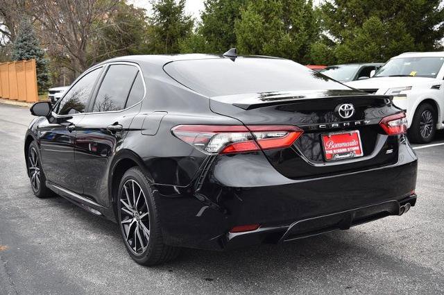 Used 2021 Toyota Camry SE image 7