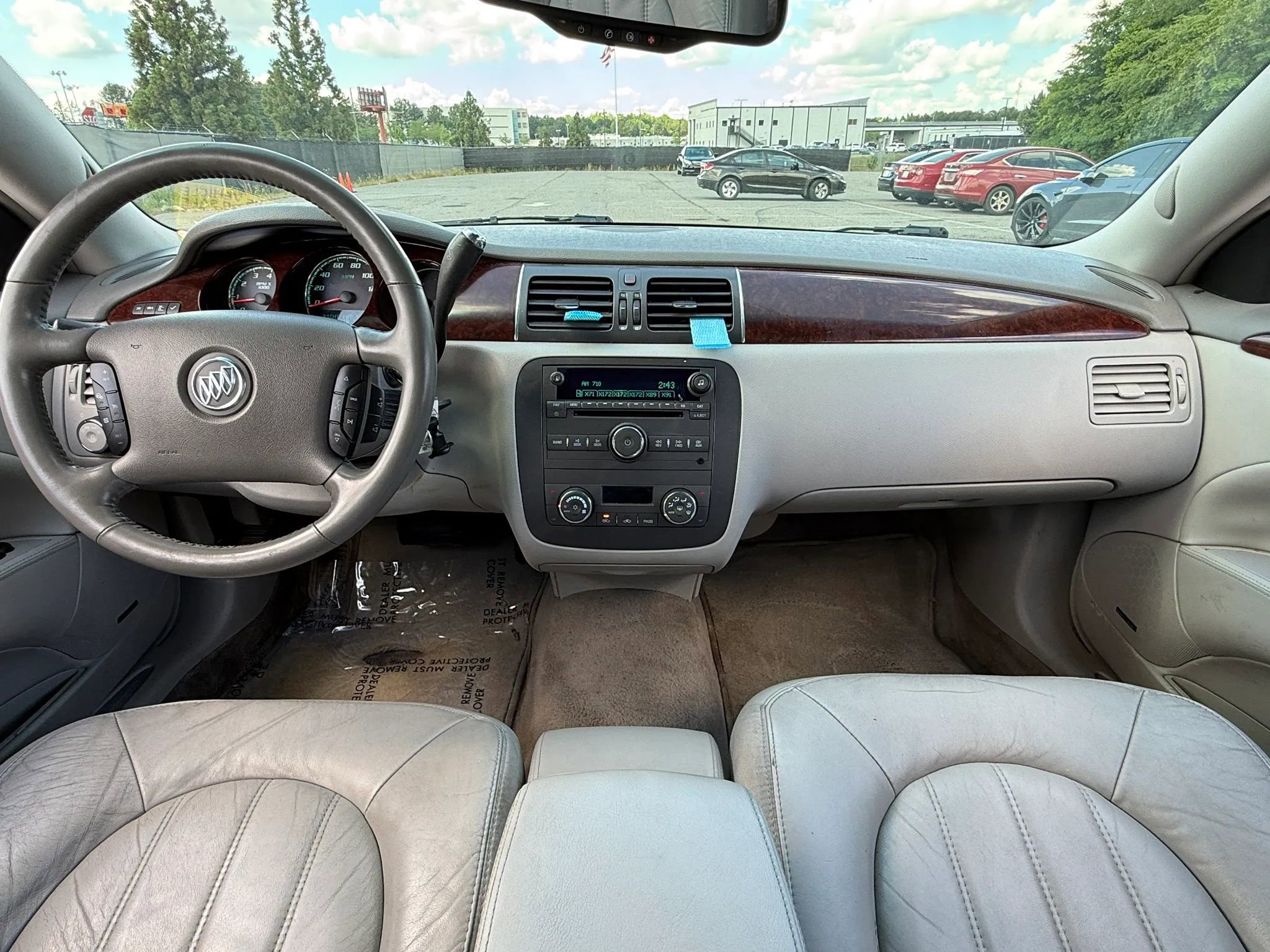 Used 2011 Buick Lucerne CXL FWD image 3