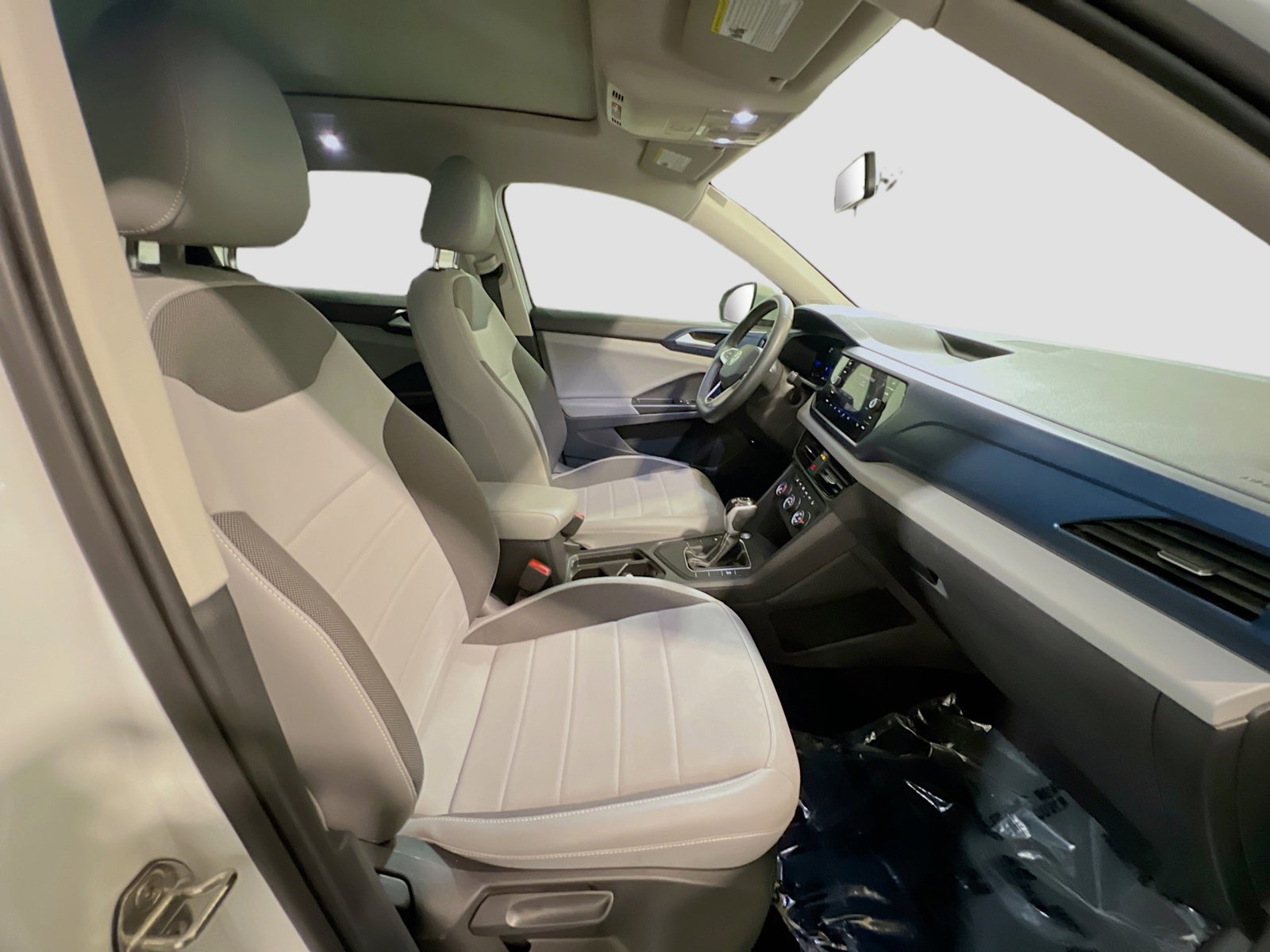 Used 2022 Volkswagen Taos SE image 21