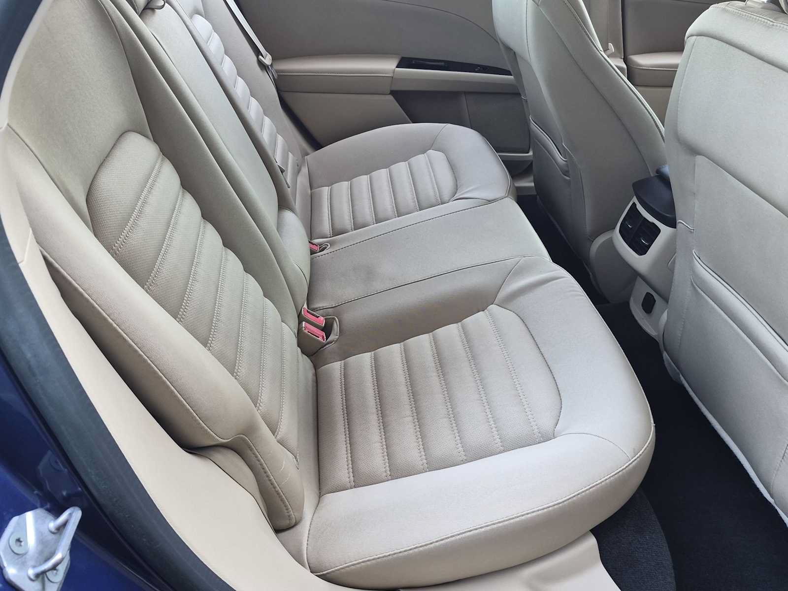 Used 2014 Ford Fusion SE FWD image 20