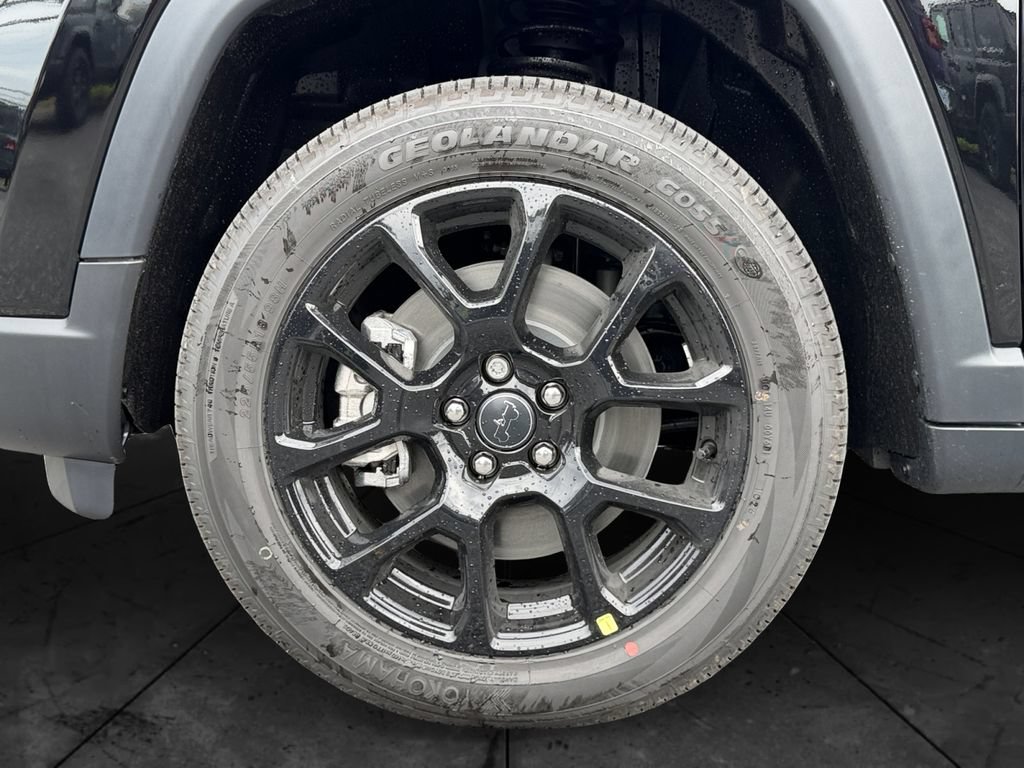 New 2026 Jeep Compass Latitude AWD/4WD image 14