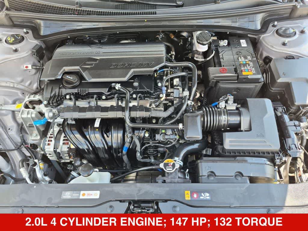 Used 2025 Hyundai Elantra Limited FWD image 12