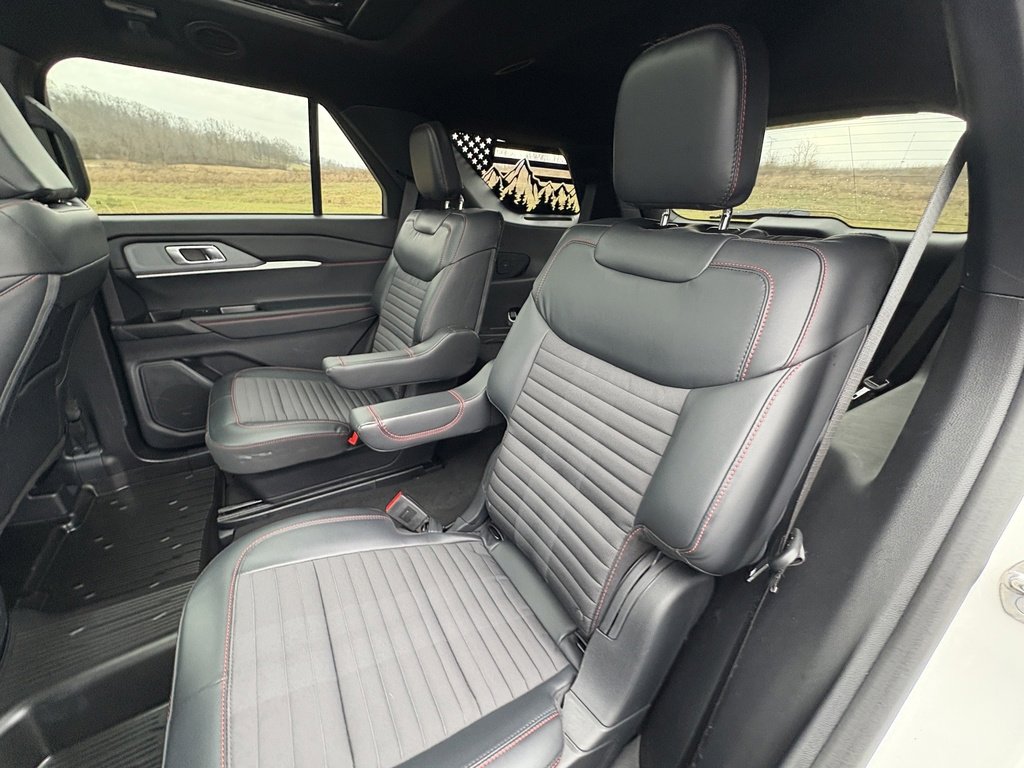 Used 2025 Ford Explorer ST-Line image 25