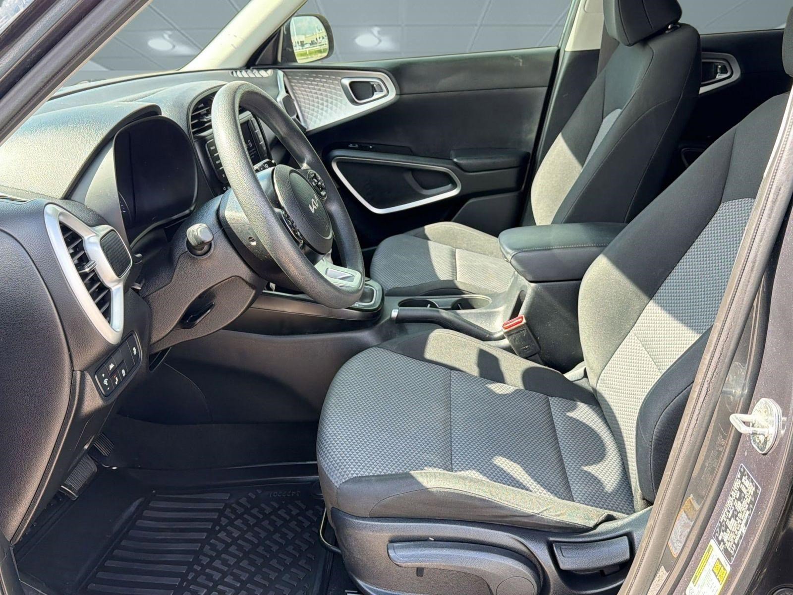 Used 2022 Kia Soul LX w/ Technology Package image 5