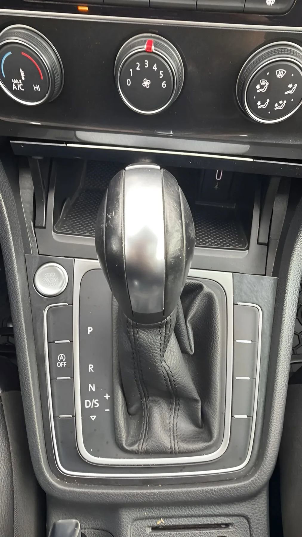 Used 2021 Volkswagen Golf 4-Door image 26