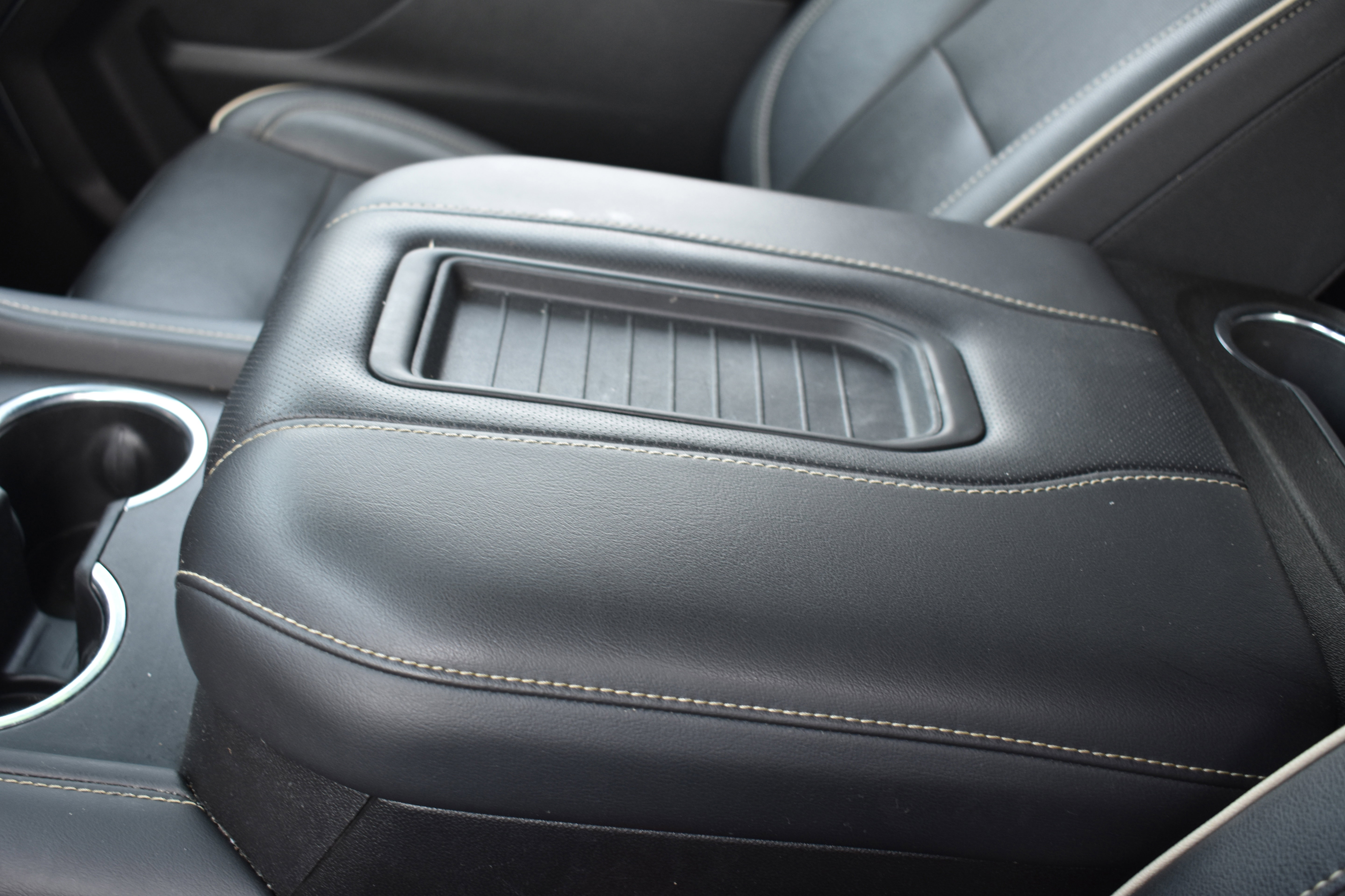 Used 2021 GMC Yukon XL SLT image 24