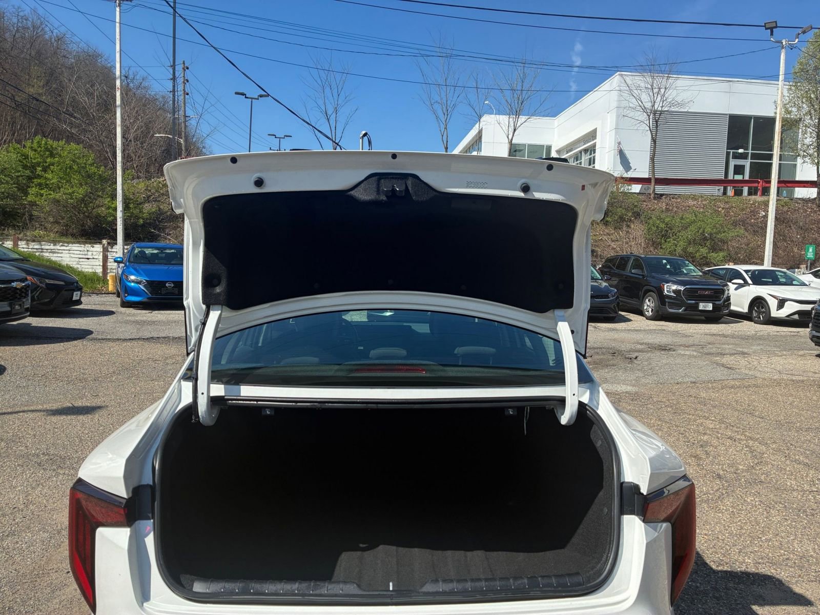 Used 2025 Kia K4 LXS image 31