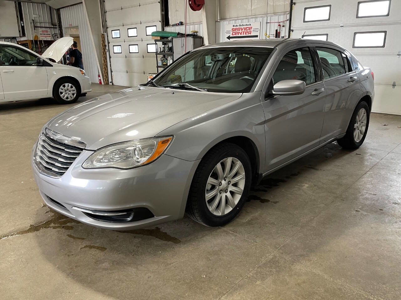 Used 2014 Chrysler 200 Touring image 1