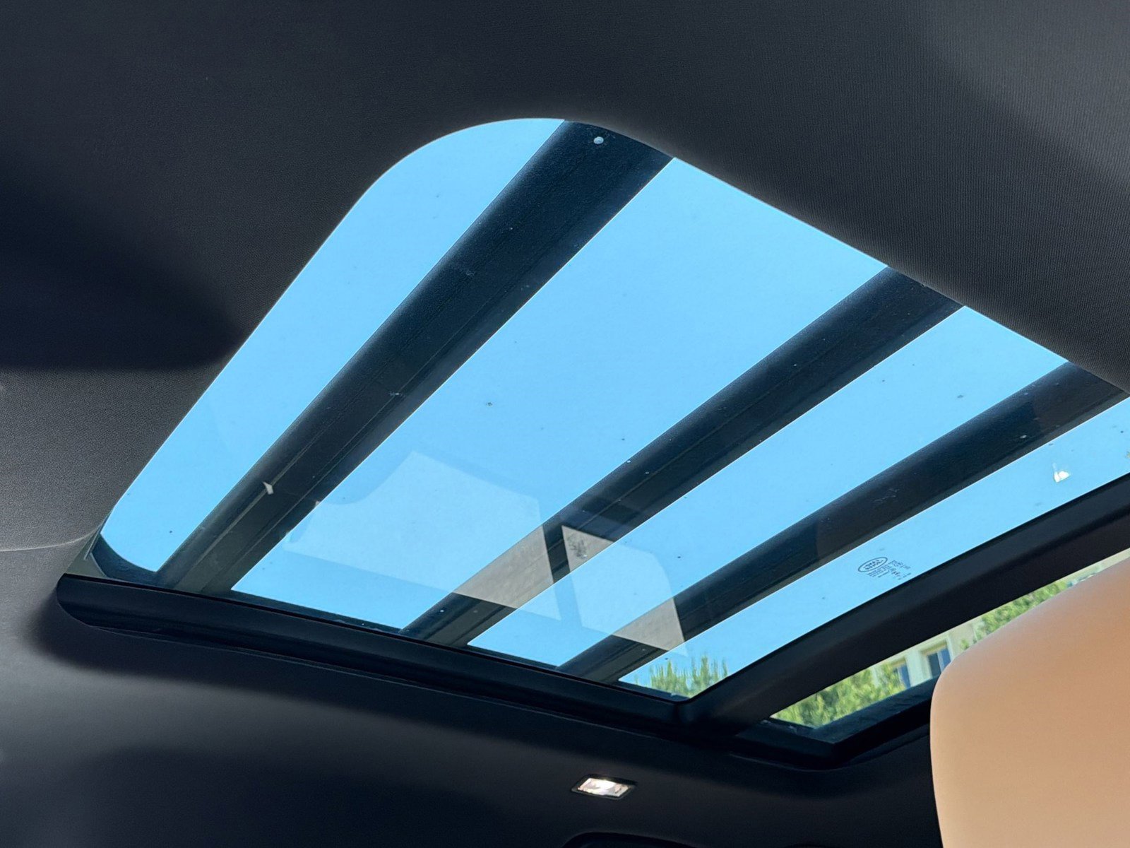 New 2026 Land Rover Defender 110 X-Dynamic SE AWD/4WD image 15