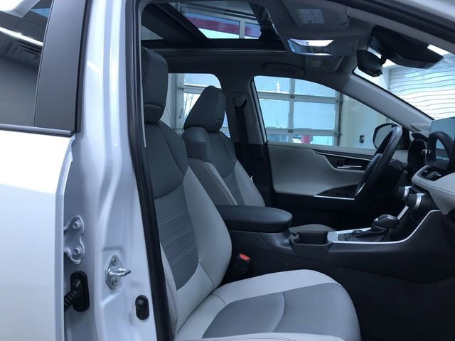 Used 2023 Toyota RAV4 Limited image 22