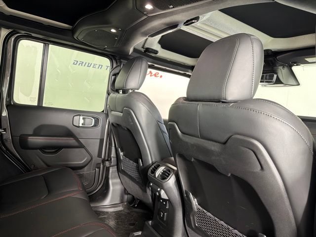 Used 2026 Jeep Wrangler Unlimited Rubicon AWD/4WD image 19