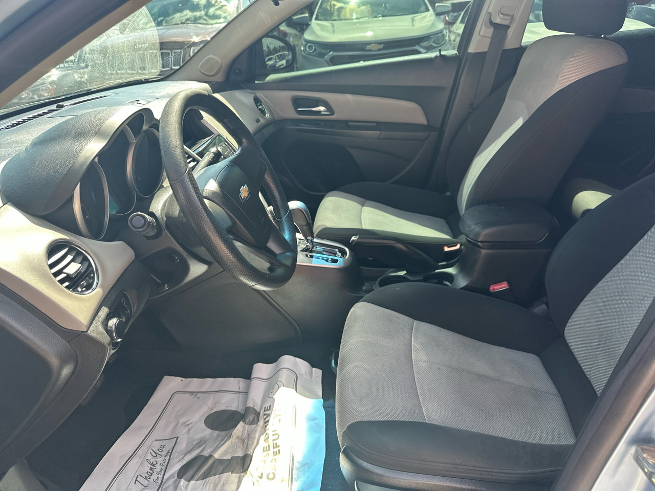 Used 2011 Chevrolet Cruze LS image 9