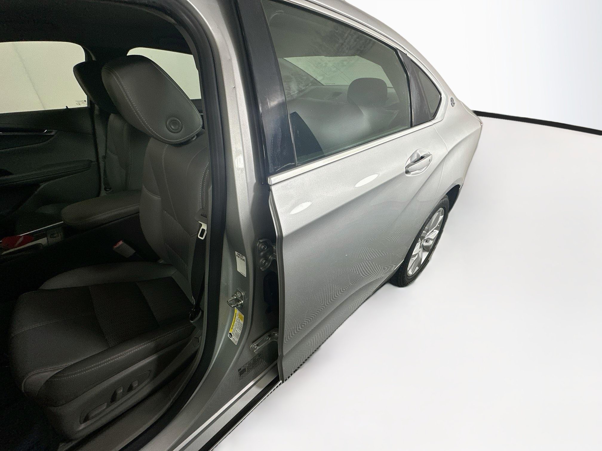 Used 2018 Chevrolet Impala LT FWD image 12