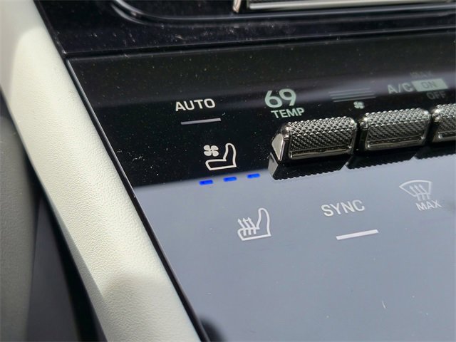 New 2025 Porsche Cayenne Turbo image 28