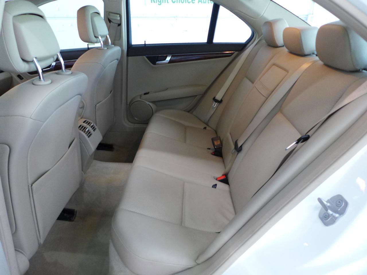 Used 2009 Mercedes-Benz C 300 4MATIC Sedan image 52