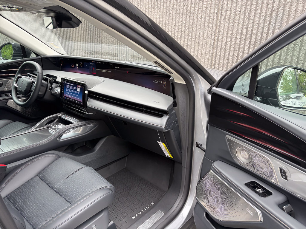 New 2026 Lincoln Nautilus Reserve AWD/4WD image 30