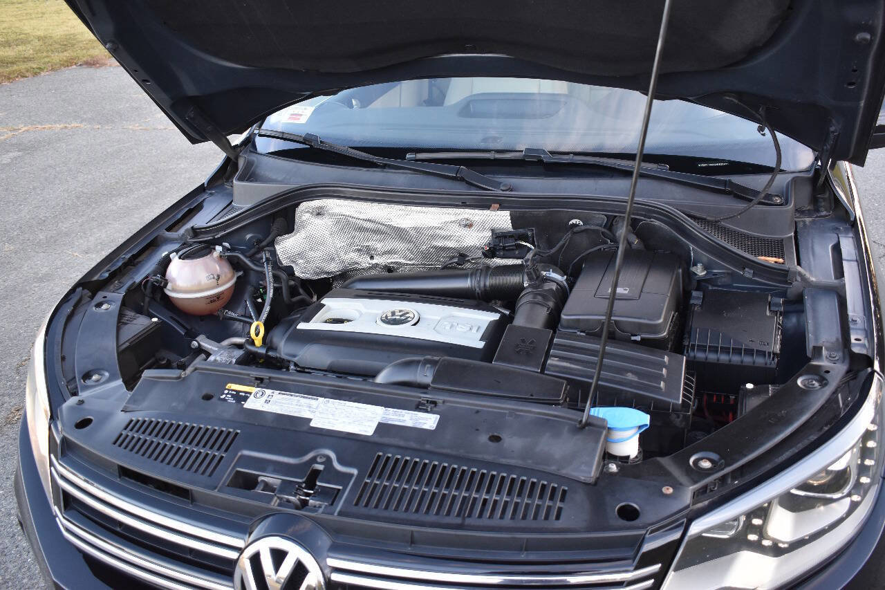 Used 2016 Volkswagen Tiguan SE image 34