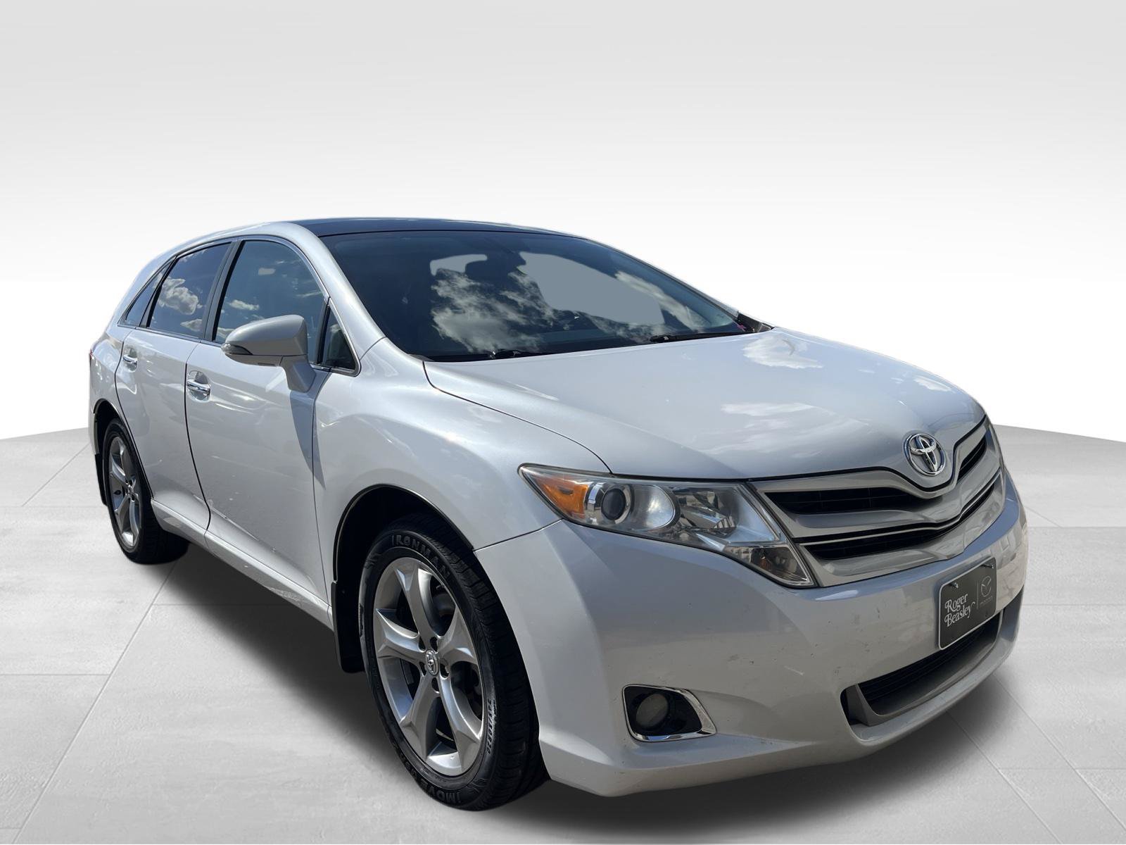 Used 2015 Toyota Venza XLE w/ XLE Premium Package FWD image 3