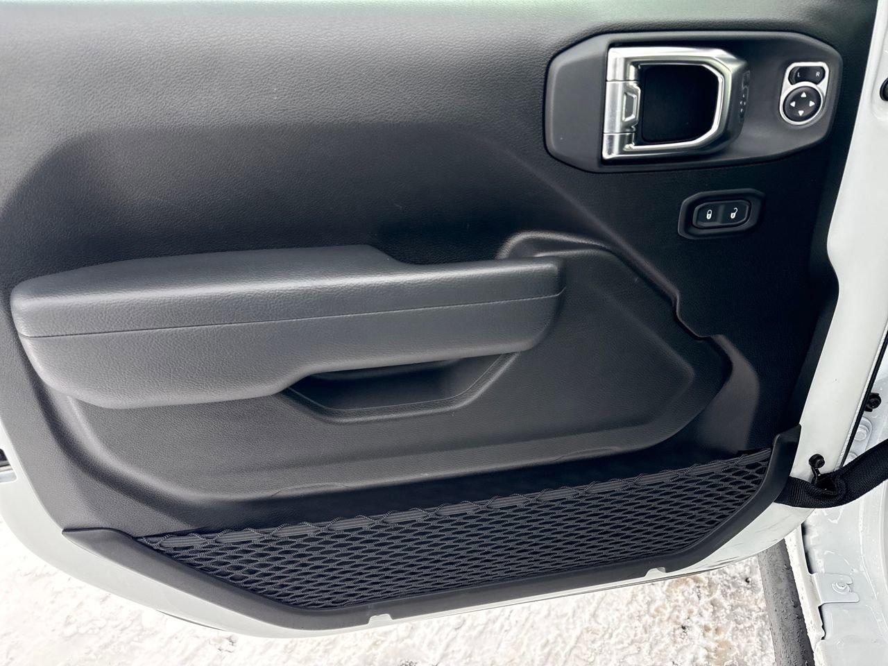 Used 2025 Jeep Wrangler Unlimited Sport S 4xe image 13