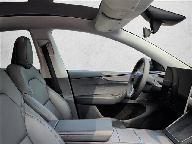 Used 2026 Tesla Model Y 2WD image 24