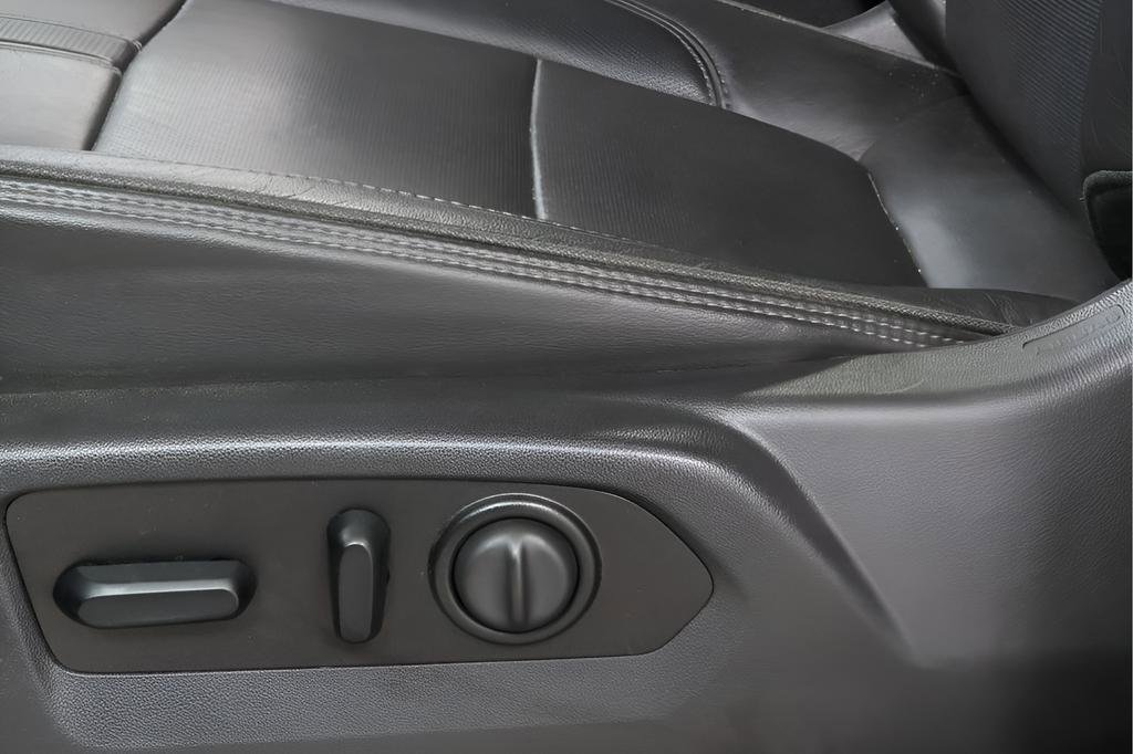 Used 2021 Chevrolet Silverado 1500 High Country w/ Technology Package image 22