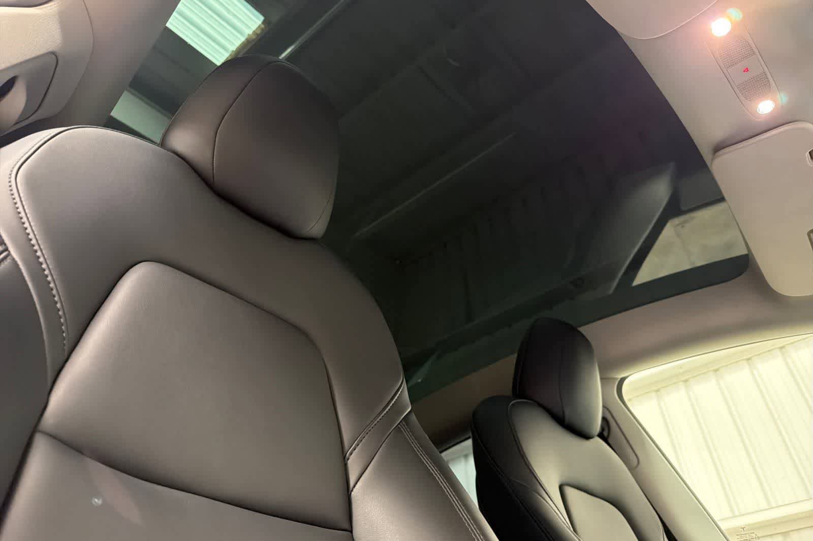Used 2022 Tesla Model Y Long Range AWD/4WD image 17