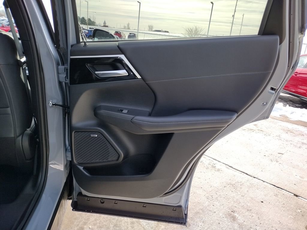 New 2026 Mitsubishi Outlander Trail Edition image 32